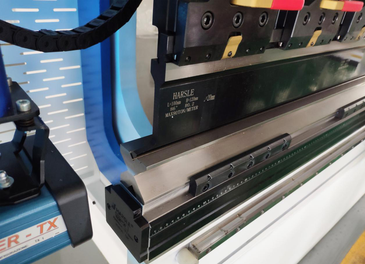 Defect Handling Strategies in Sheet Metal Bending Processing HARSLE